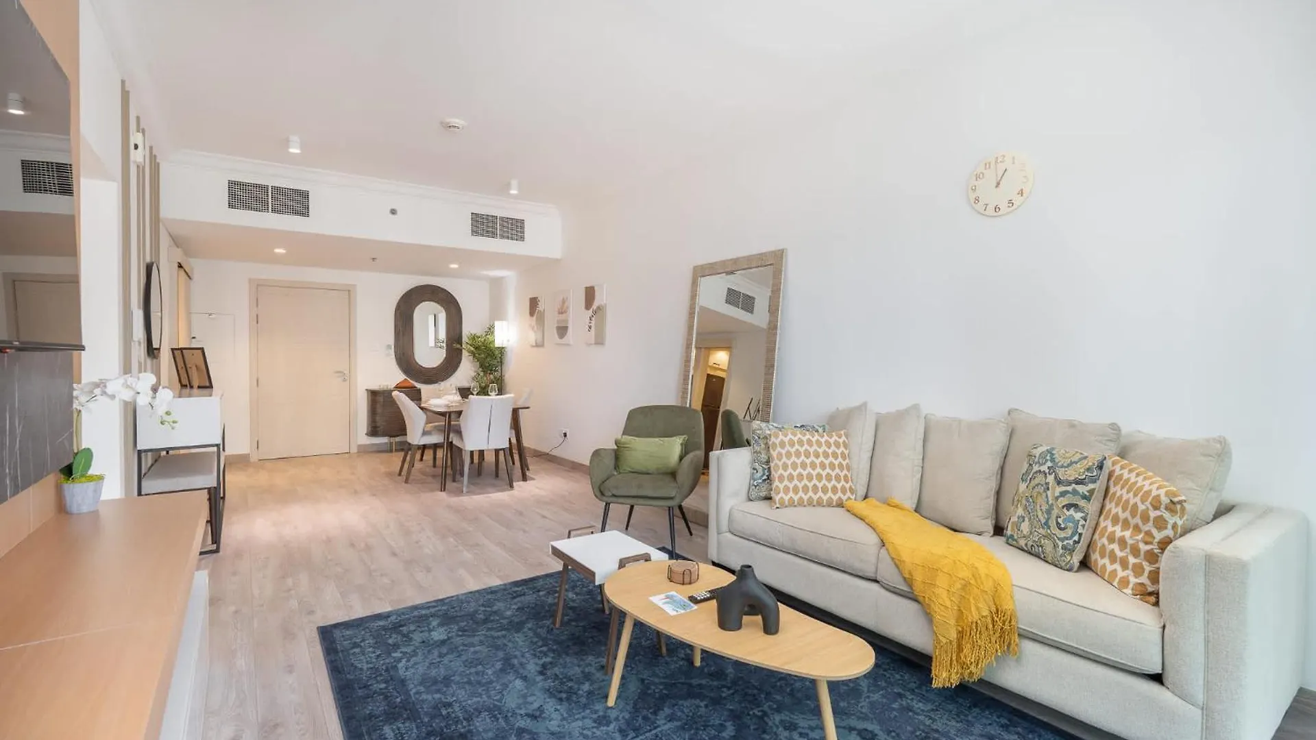 Relaxing 1-Bedroom With Stunning View Of A City Skyline In Downtown location